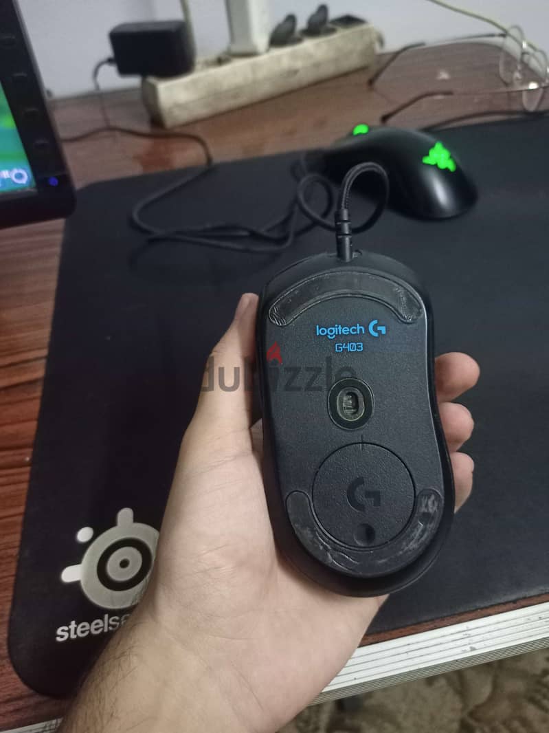 Logitech g403 hero 1