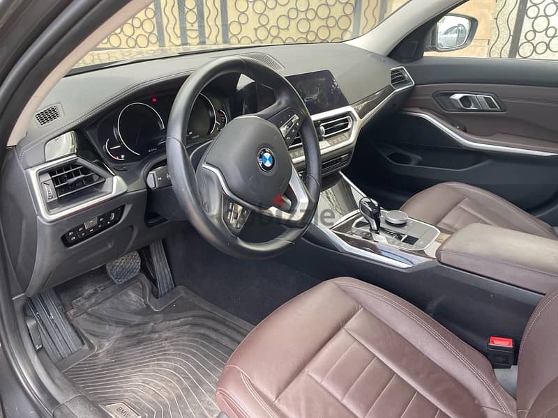 BMW 320 2020 in excelent condition 4