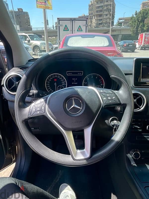 Mercedes-Benz B200 2013 6