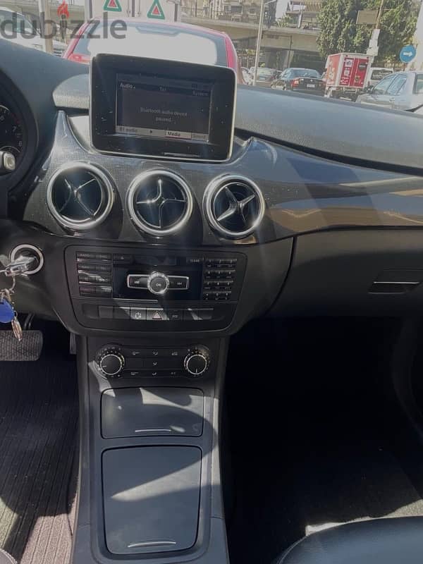 Mercedes-Benz B200 2013 7