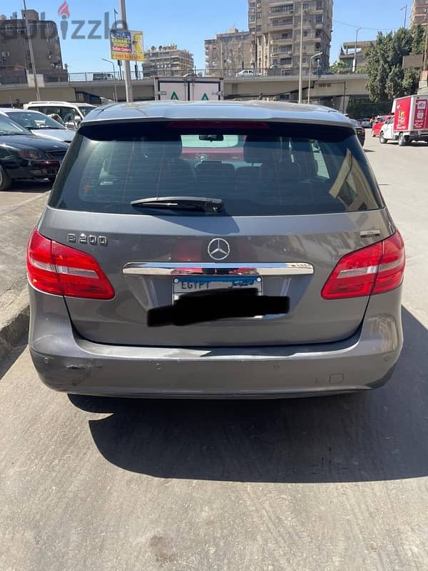 Mercedes-Benz B200 2013 11