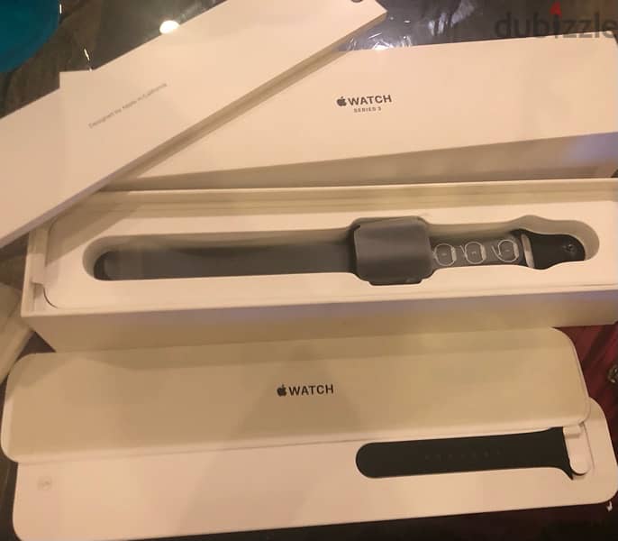 Apple Watch Series 3, 42mm, Space grey, Aluminum with black sport band 2