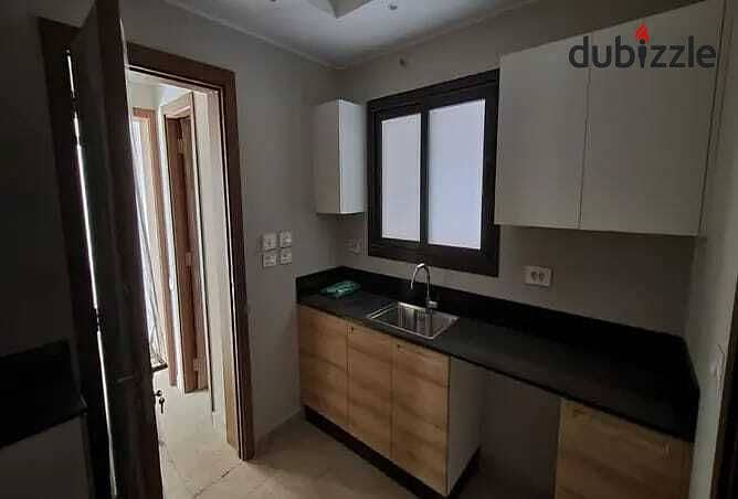 Apartment 200m, immediate receipt, with roof, for sale in Sheikh Zayed, Sodic, SIX WEST Compound 7