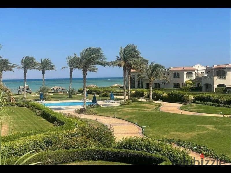 Twin-villa with an area of ​​400m fully finished + 200m garden for sale in La Vista 6 in Ain Sokhna, directly on the sea 0