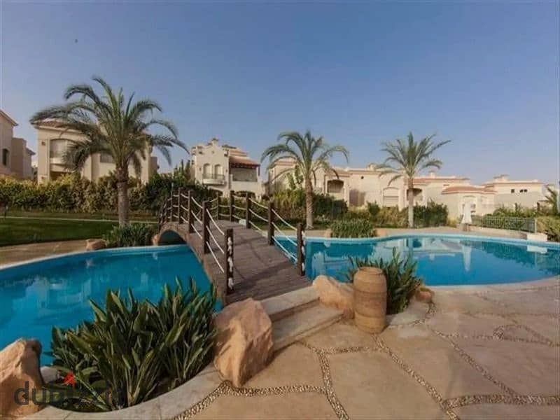 Twin-villa with an area of ​​400m fully finished + 200m garden for sale in La Vista 6 in Ain Sokhna, directly on the sea 4