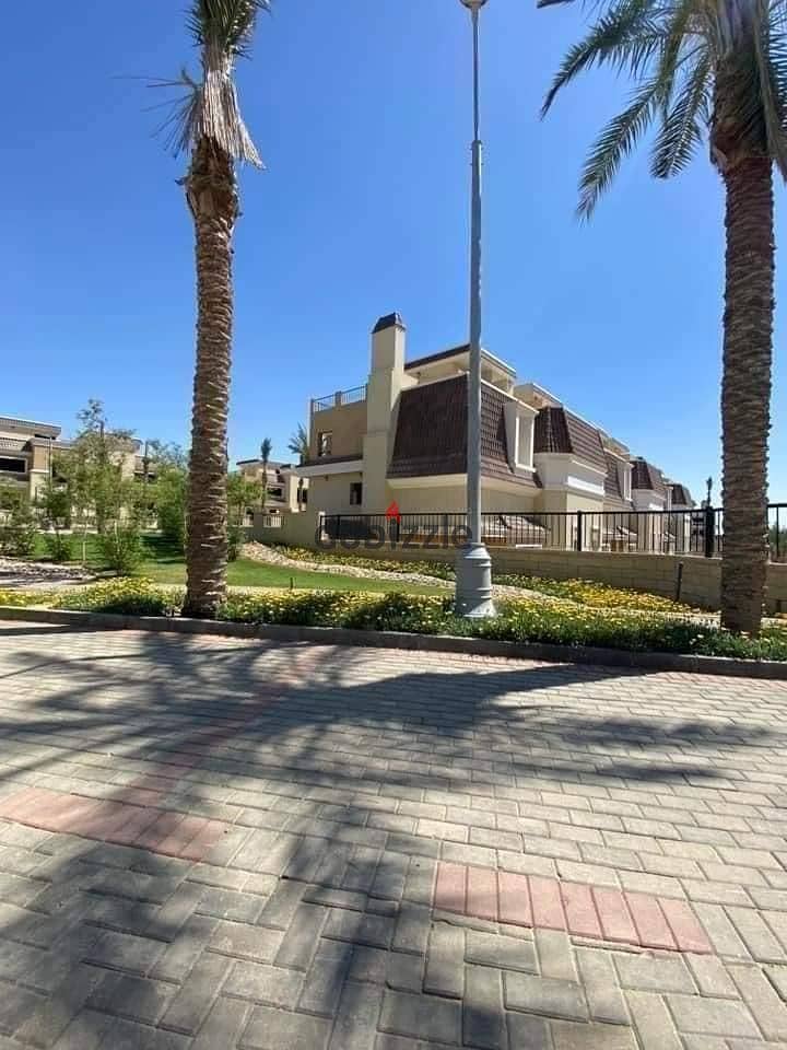 For sale, a townhouse villa with the largest garden, 204 m, in a villas only compound, next to Madinaty, on the Amal axis 6