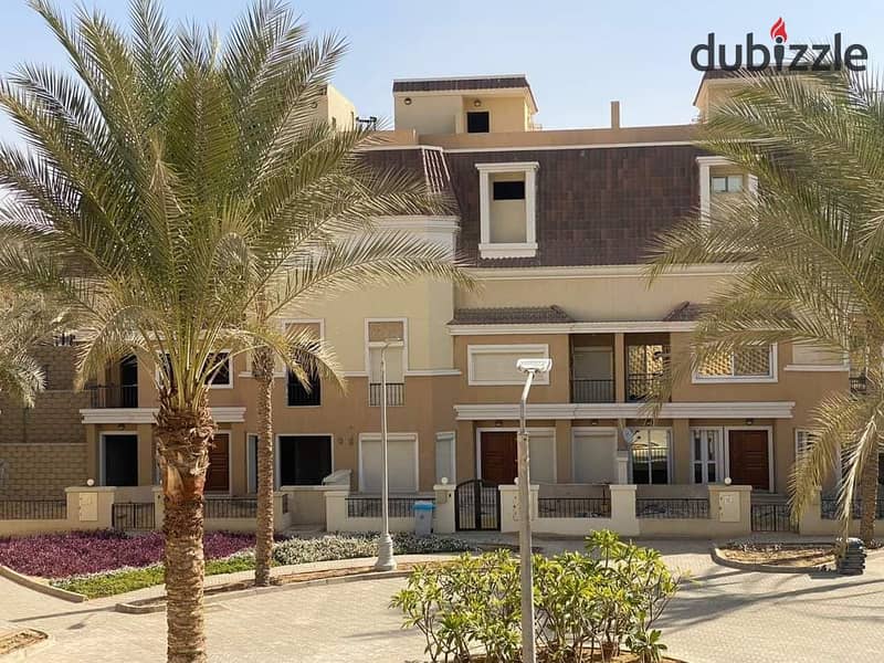 For sale, a townhouse villa with the largest garden, 204 m, in a villas only compound, next to Madinaty, on the Amal axis 9