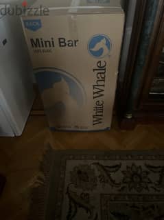 Silver White whale mini bar 0