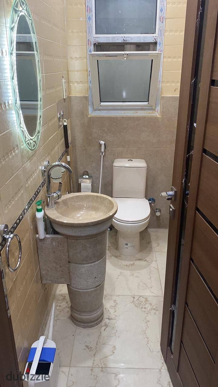 For rent in Madinaty, 74 meters furnished 2 rooms, 1 bathroom, reception Fully furnished and air conditioned The minimum period is six months 01127098 3