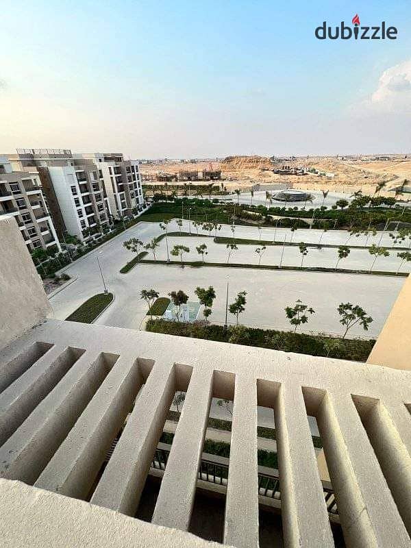 Duplex with garden for sale, 160 sqm, in New Cairo, Taj City Compound perfect view 3