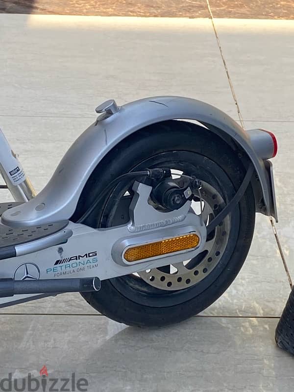 Mi Electric Scooter Pro 2 Mercedes-AMG Petronas F1 Team Edition 5