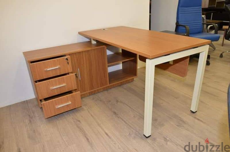 مكتب اداري لمدير مودرن شيك ومميز جدا لشركتك Elegant  wood manager desk 2