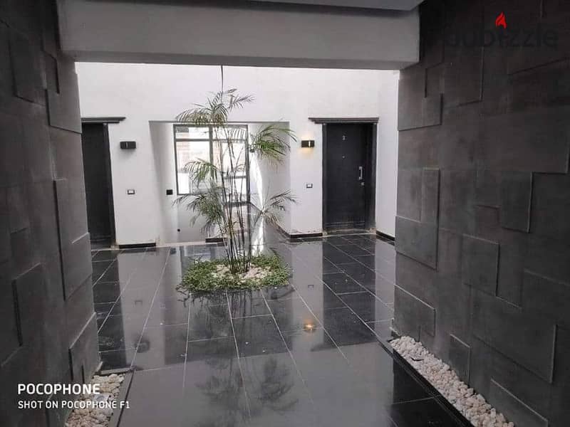 شقه أرضى بجاردن خاص  أمام المطار و على طريق السويس مباشرة فى تاج سيتى Apartment for sale in taj city 2