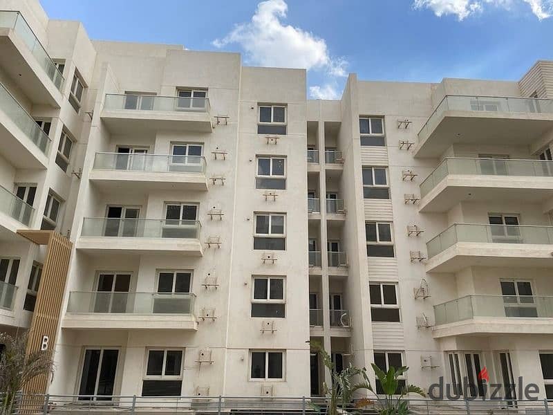 Apartment For sale, ready to move, finished in Mountain View Prime Location Compound in Fifth Settlement, with installments over the longest possi 3