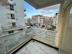 شقه استلام فورى  فى mountain view i city بجوار بالم هيلزمباشرة   فى قلب التجمع دقائق من مفيدا و هايد بارك apartment for sale