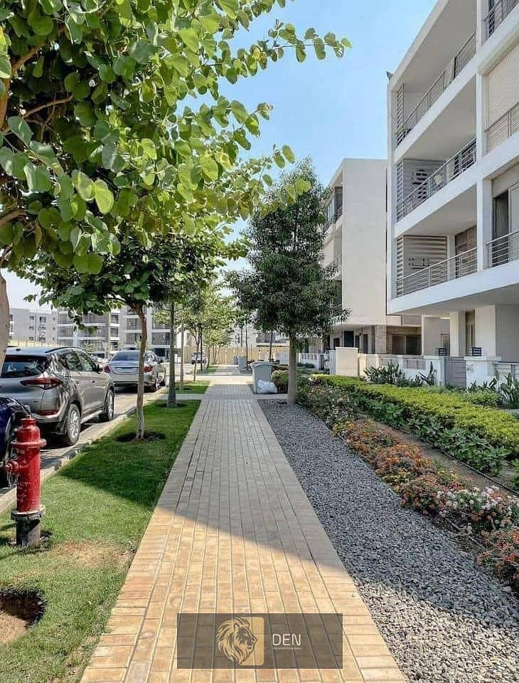 Apartment with a distinctive view of the garden in Tag City 8