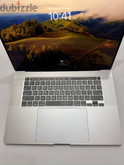 macbook pro 2017 15-inch ram 16GB hard 1TB vga amd 4GB