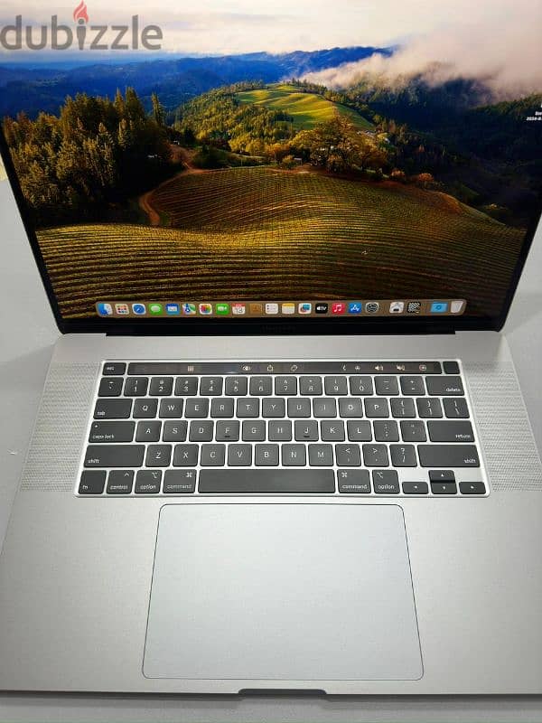 macbook pro 2017 15-inch ram 16GB hard 1TB vga amd 4GB 1