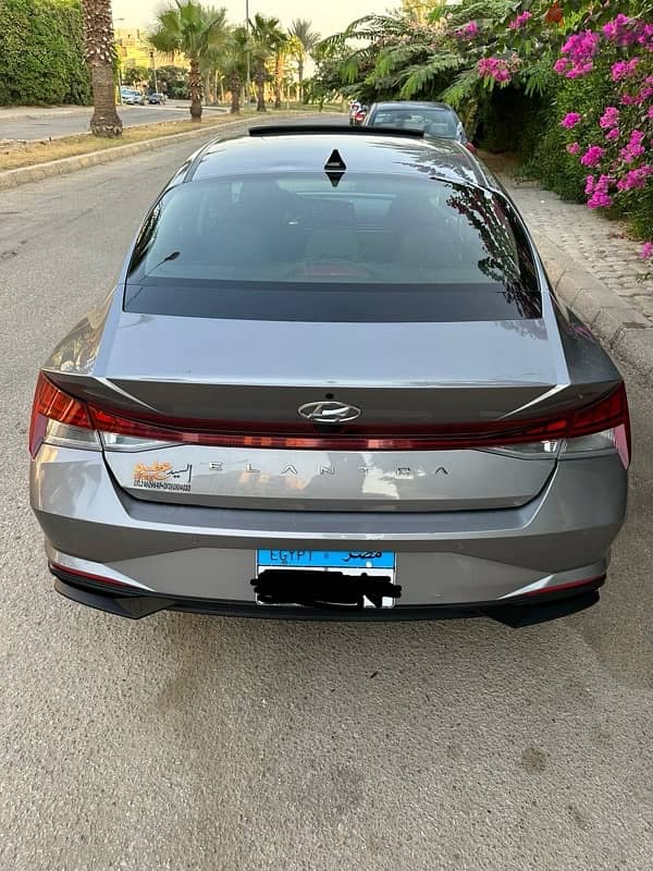 Hyundai Elantra 2022 1