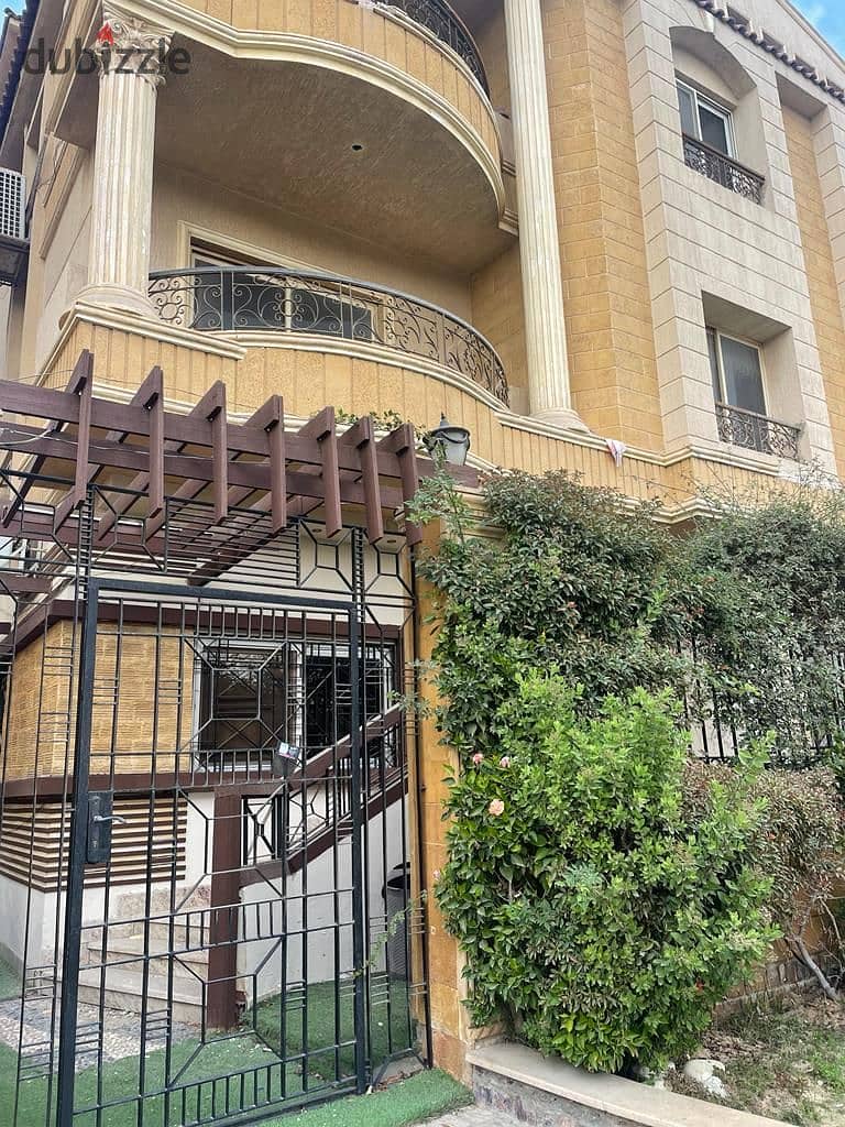 Duplex with an 80 square meter garden for sale in Narges 1 2