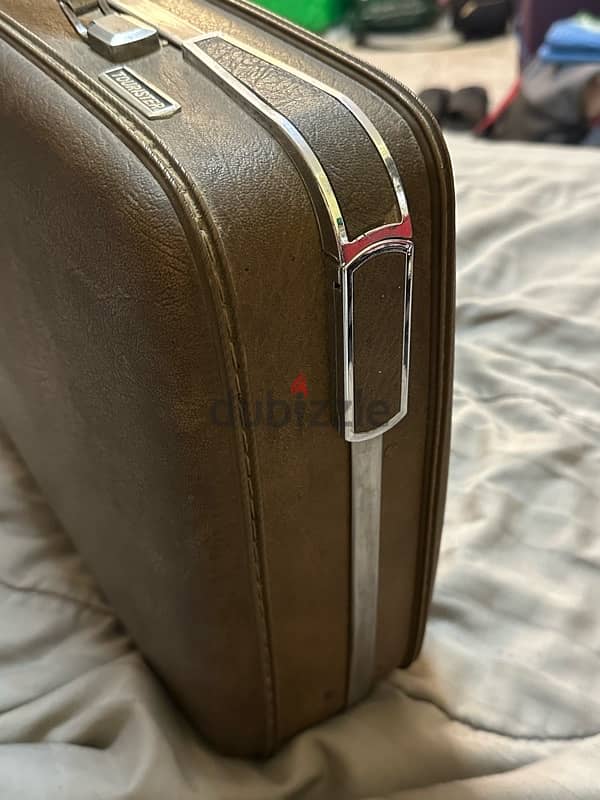 vintage American tourister 2