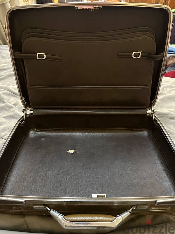 vintage American tourister 3