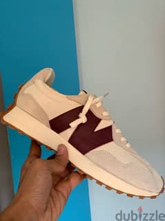 New Balance 327 trainers in off white and burgundy 0