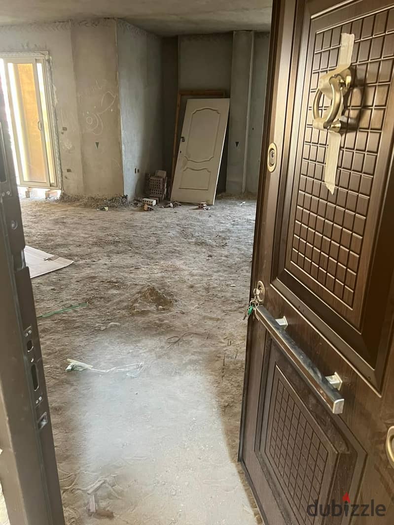 In the most upscale neighborhoods of Al-Yasmine 2, the apartment area is 300 square meters, semi-finished (plaster + electricity + external plumbing 0