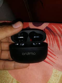 علبة شحن السماعات اللاسلكيه oraimo free buds 3c