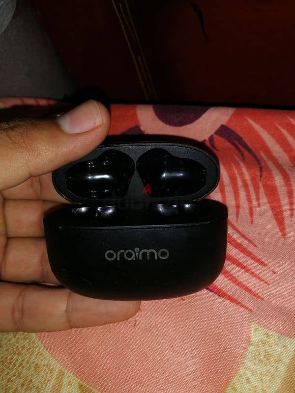 علبة شحن السماعات اللاسلكيه oraimo free buds 3c 0