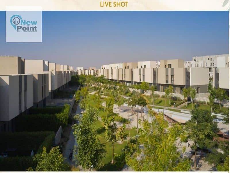 Without down payment, own a 200-square-meter townhouse in front of the International Medical Center in a fully-serviced compound in El Shorouk 3