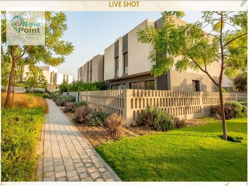 Without down payment, own a 200-square-meter townhouse in front of the International Medical Center in a fully-serviced compound in El Shorouk 4