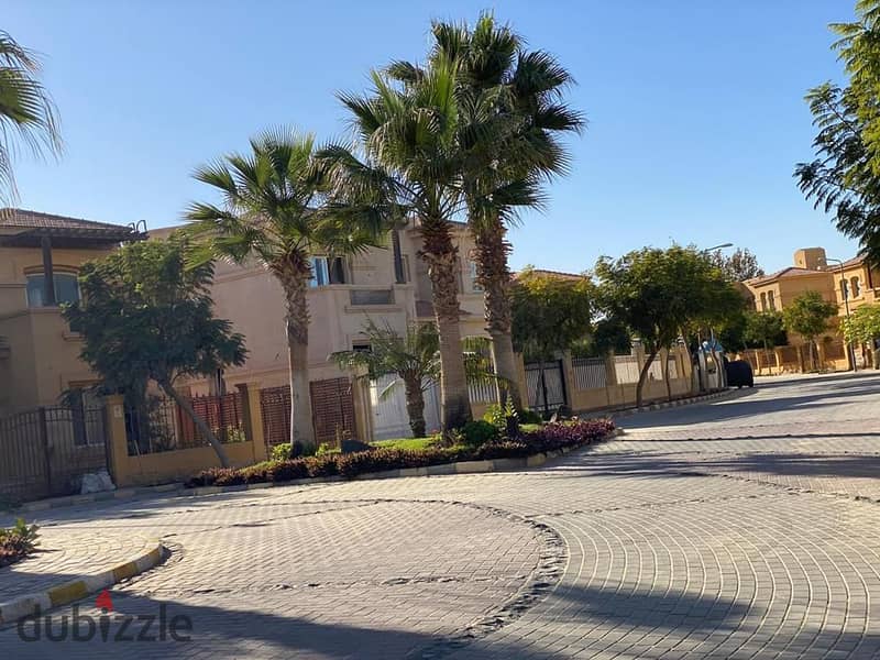 Stand alone villa for sale in new cairo in Gardenia Springs Compound 4 Bedrooms + Living + Nanny's bedroom with bathroom + Driver's room with bathroom 3