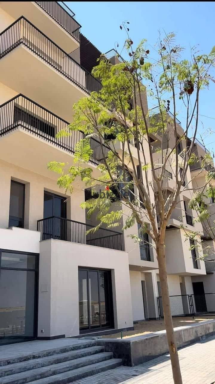 Apartment for sale 3 rooms fully finished at a bargain price with installments for 10 years Sodic East Compound, El Shorouk 2