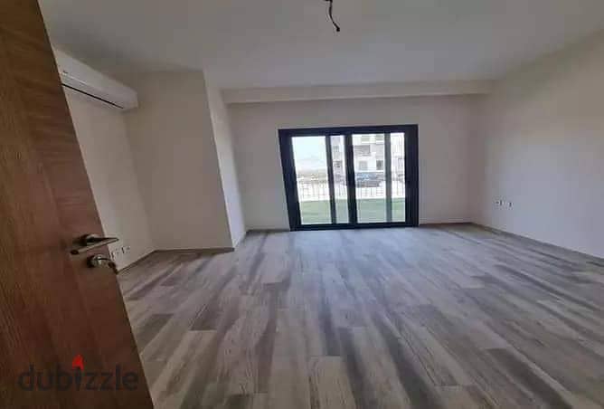 Apartment for sale 3 rooms fully finished at a bargain price with installments for 10 years Sodic East Compound, El Shorouk 11