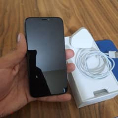 iphone x  (  لقطه_. 256_ فيس ايدي طلقه)