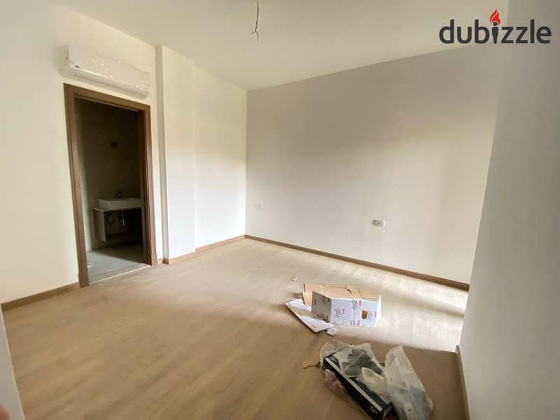 Apartment for sale Fully Finished and Ready to Move in Al Marasem Fifth Square New Cairo 4