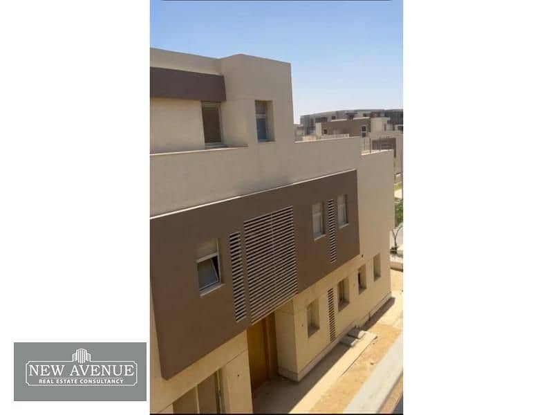 Delivered Twin villa 5 Bedrooms  5 Bathrooms  Maid’s room in Palm Hills New Cairo . 6