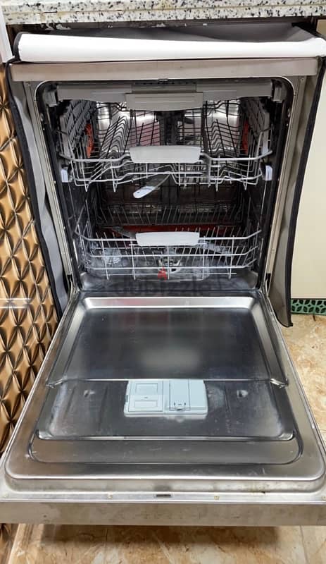 Ariston DishWasher 1