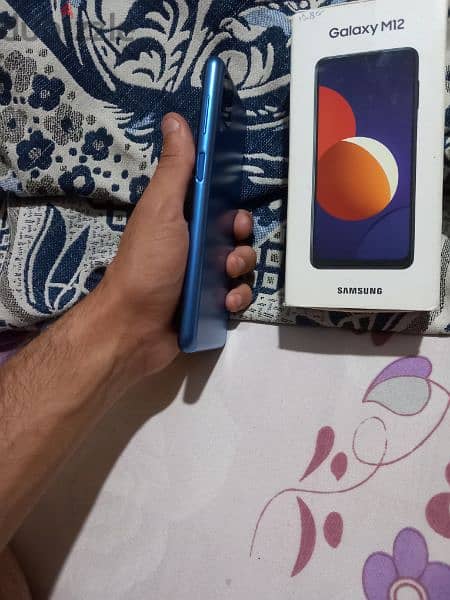 Samsung m12 8ram 128giga with box 5