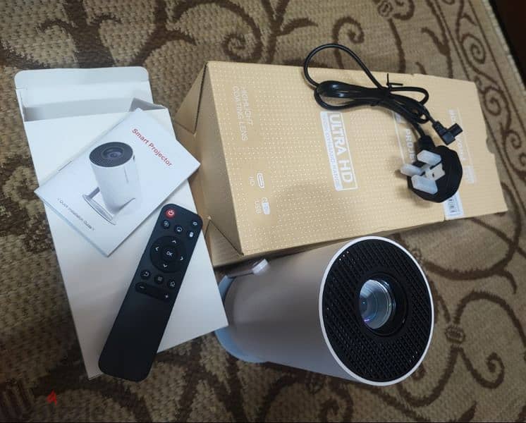 بروجيكتور Smart projector HY300 1