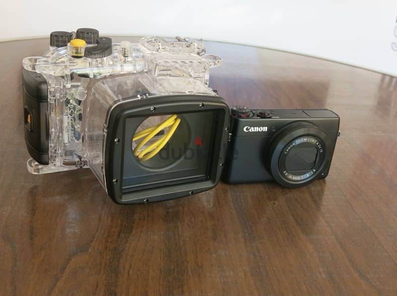 Canon G7X mark i with underwater housing 0