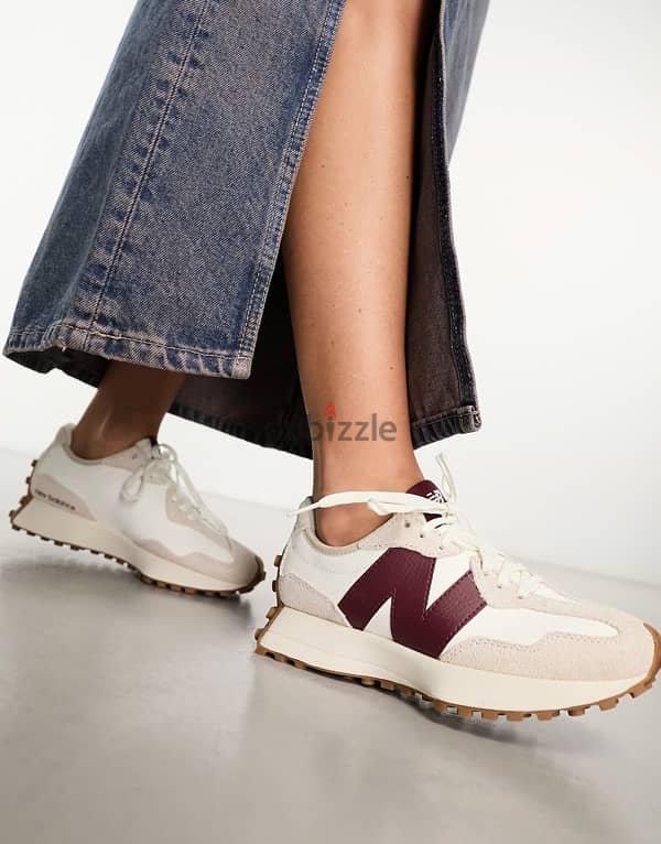 New Balance 327 trainers in off white and burgundy 4