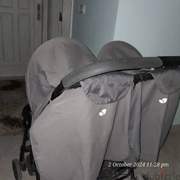 stroller for twins from Joie Dubaiمن  دبي  عربة اطفال تؤأم 2