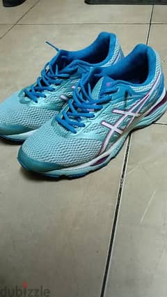 كوتشي رياضي Asics موديل T6C8N