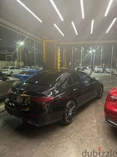 Mercedes-Benz E200 2023 Heavily loaded 0