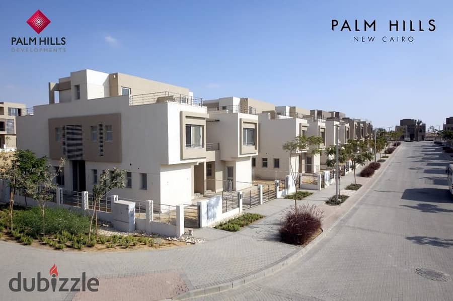 Town House Corner for sale at palm hills new cairo fith settlment , mins to the AUC 7