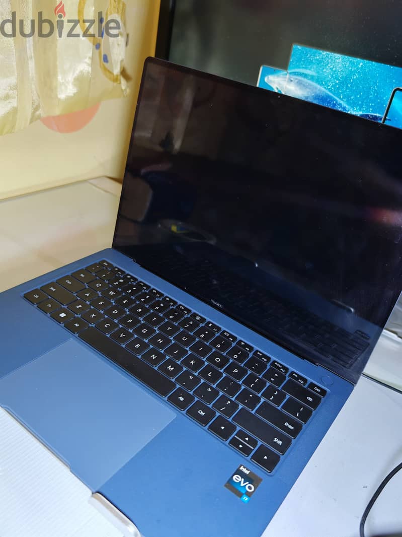 للبيع لاب توب هواوي HUAWEI MateBook X Pro امكاتيات ممتازة مناسب للجرا 12