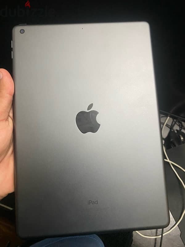 ipad (7th generation 128gb) 1