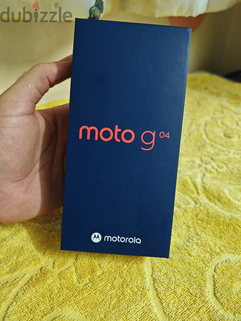 للبيع تليفون جديد متبرشم لم يستخدم رام 8 ذاكره 128 moto g04 sealed 5